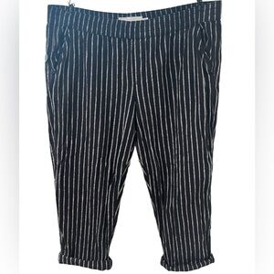 Elegant Striped Cropped Pants